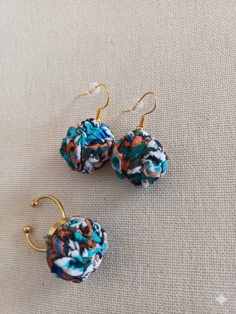 Boucles pendantes et bague