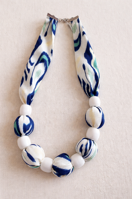Collier en tissu